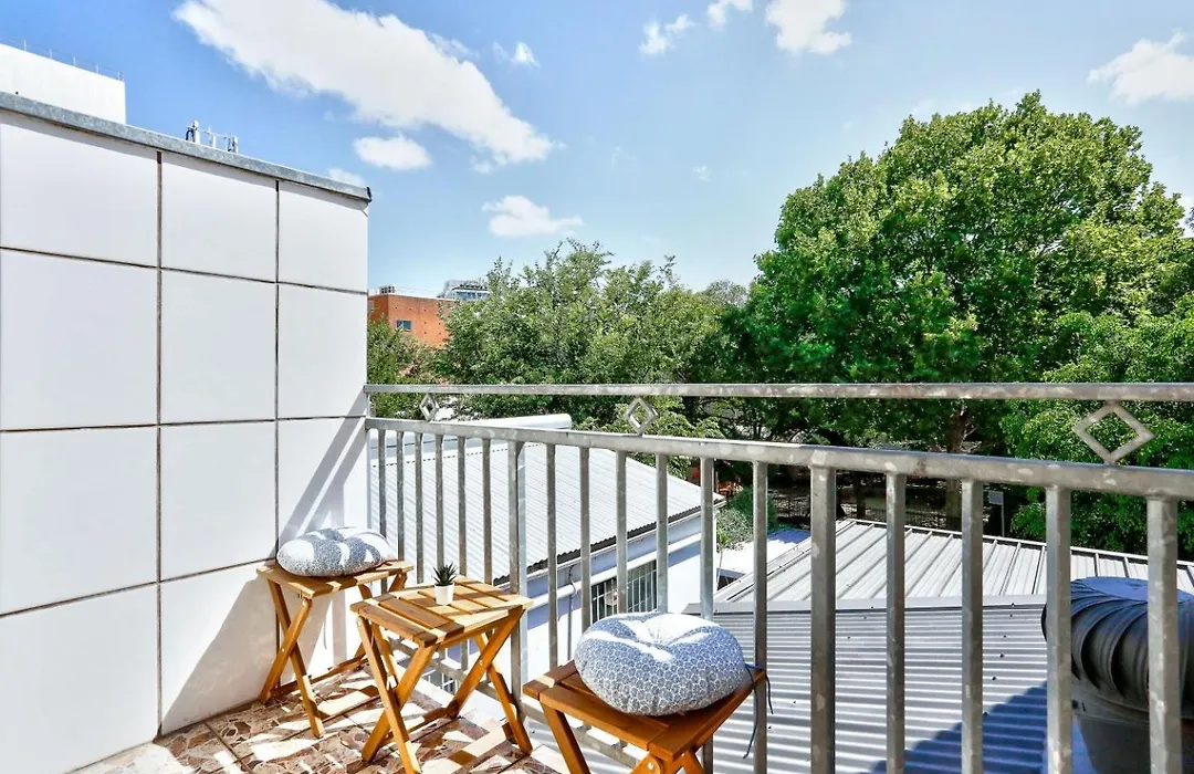 Gorgeous 2 Bedroom House Ultimo 2 E-Bikes Included-1