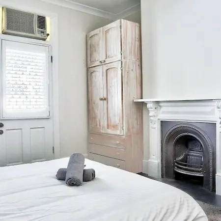 Gorgeous 2 Bedroom House Ultimo 2 E-Bikes Included-2